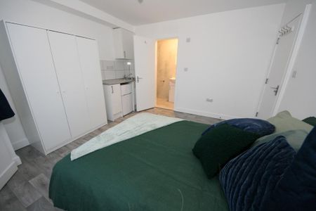 Studio to rent - Photo 3