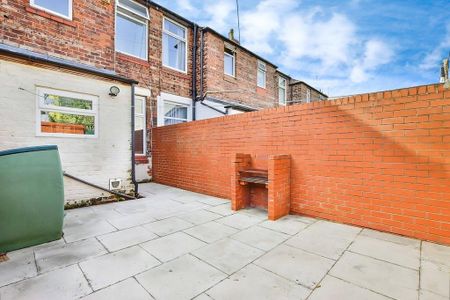 2 bedroom terraced house to rent - Photo 3