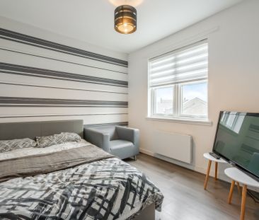 Crosbies Court - Photo 4