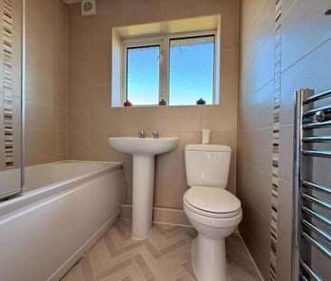 3 bedroom semi-detached house to rent - Photo 5