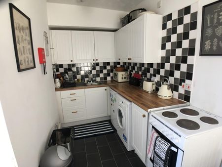 1 Bed Flat, Russian Drive, L13 - Photo 5