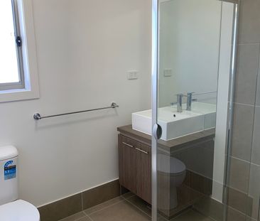 4 Bedroom Home with Large Yard - Photo 2