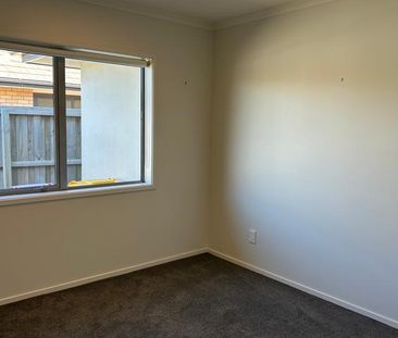 Three Bedroom Home - Photo 4
