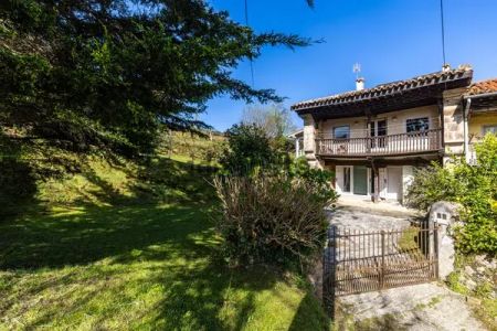 Alquiler de casa o chalet independiente en Barrio de la Molina - Photo 2