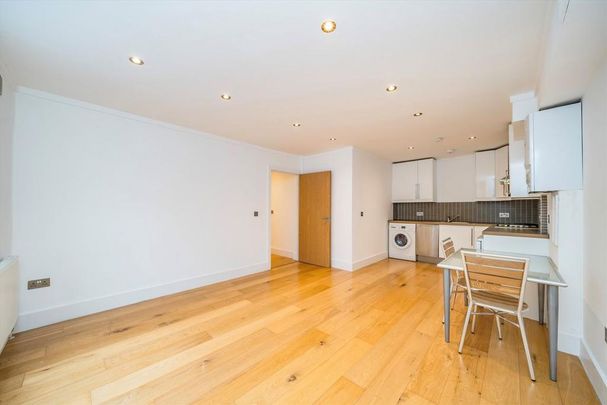1 bedroom flat to rent - Photo 1