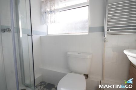 2 bedroom detached bungalow to rent - Photo 4