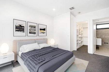 Family Home in Ideal Location - Photo 3