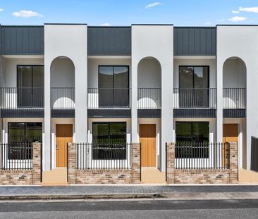 Brand New 3-Bedroom Townhouse in Prime Modbury Location - Photo 2