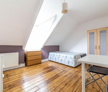 5 bedroom maisonette to rent - Photo 4