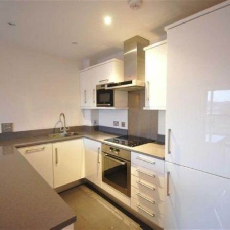 2 bed Apartment for rent - Photo 3