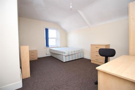 7 bedroom Student Terraced House to rent in Grosvenor Place, Jesmond, Newcastle Upon Tyne - Photo 4