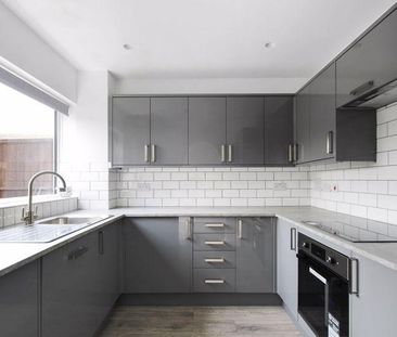 3 bedroom terraced house to rent - Photo 3