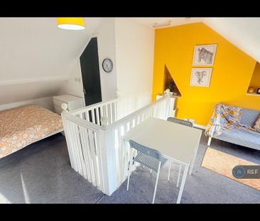 1 bedroom in a house share to rent - Photo 6