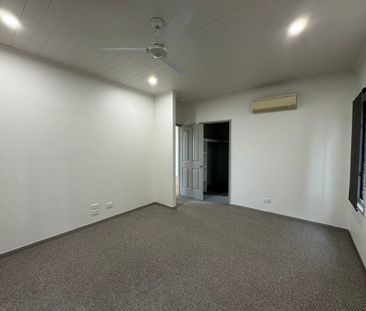 UP & COMING - Stunning 3-Bedroom Duplex in Cannonvale - Photo 2
