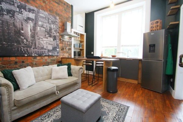 Afton Street G41, Glasgow, G41 - Photo 1