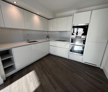 3 bedroom apartment to rent - Photo 4