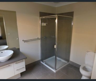 Spacious Family Living in a Friendly Neighbourhood - Photo 2