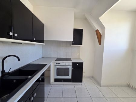 Location Appartement 5 pièces 83m² TROYES 10000 - Photo 3