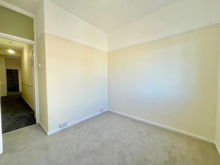 3 Bedroom - Photo 2