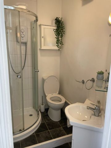 1 Bed Flat, Lewisham Way, SE14 - Photo 5