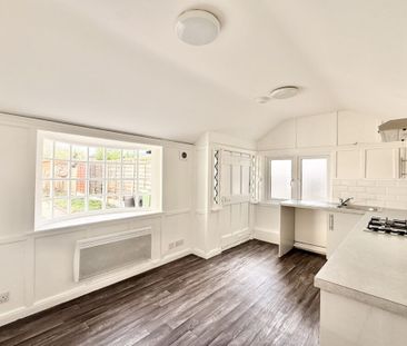 2 bed House Avenue Road, Westcliff-on-Sea, SS0 - Photo 2