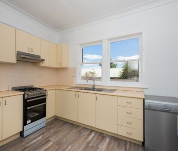 Four Bedroom Family Home - Photo 3