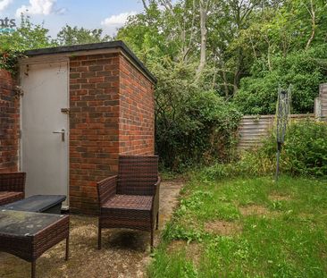 4 bedroom terraced house to rent - Photo 3