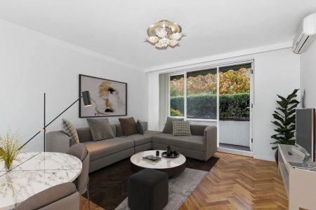 Modern Ground Floor Apartment – Walk to EVERYTHING - Photo 4