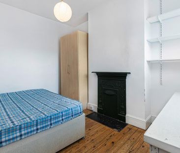 4 bedroom terraced house to rent - Photo 5