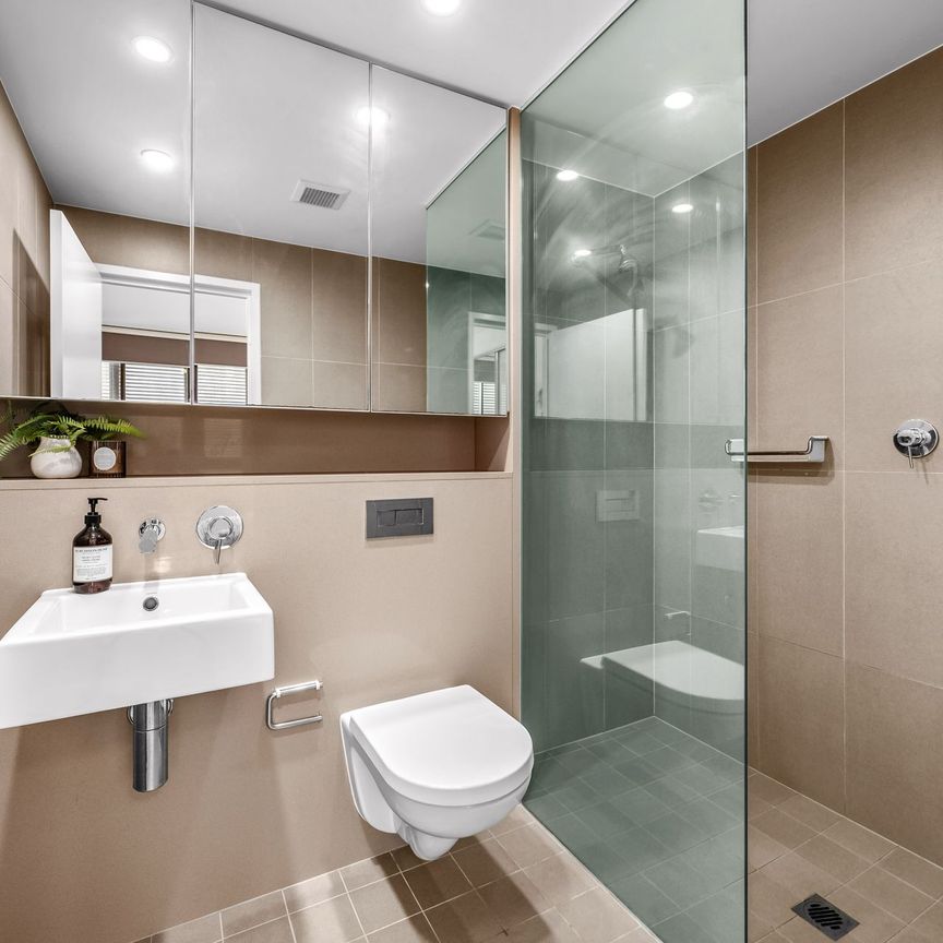 Beachside Luxury Meets Inner-City Living - Photo 1