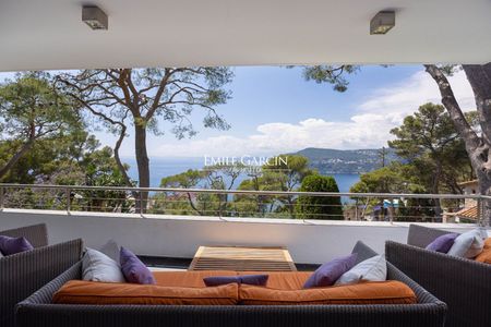 Saint Jean Cap Ferrat, à louer, Maison contemporaine 5 chambres doubles, vue mer, piscine - Photo 5