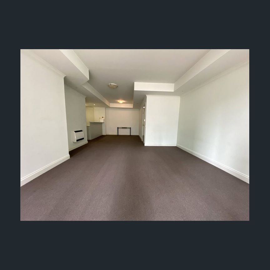 Stunning Two Bedroom Apartment - Photo 1