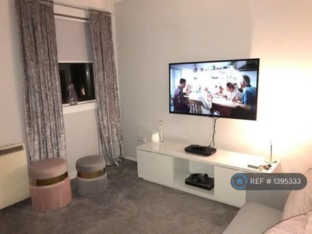 1 bedroom flat to rent - Photo 2
