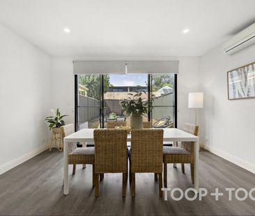 A wonderful fusion of old school charm and modern living - Photo 2