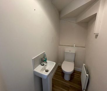 3 bedroom semi-detached house to rent - Photo 5