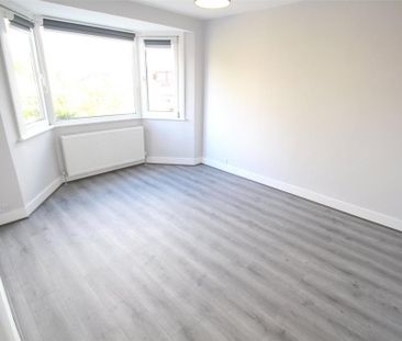 3 bedroom end of terrace house to rent - Photo 2