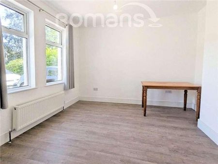 St. Johns Road, Farnborough, GU14 - Photo 5