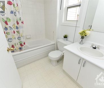 142 DAVENTRY Crescent, Ottawa, Ontario K2J4M7 - Photo 3