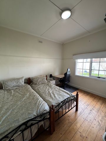 Cheltenham - Photo 3