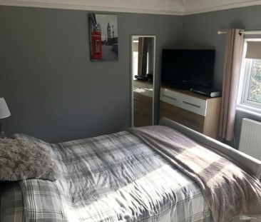 3 bedroom semi-detached house to rent - Photo 5