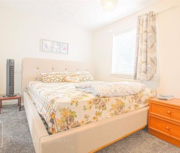 3 bedroom semi-detached house to rent - Photo 4