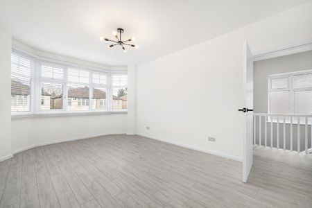 4 bedroom semi-detached house to rent - Photo 5