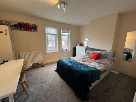 Somerset Road, SO17 - Photo 2