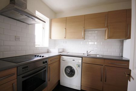 1 Bed Flat, Darlington Court, SE6 - Photo 2