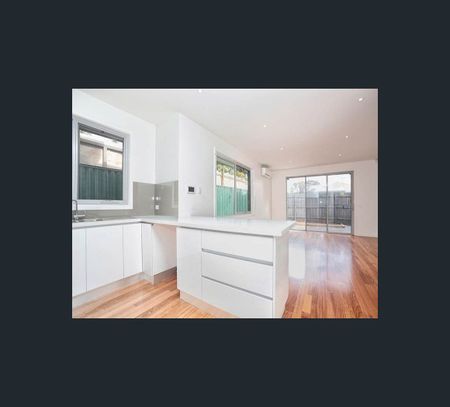 2/6 Newton Street, Glenroy, Vic 3046 - Photo 4