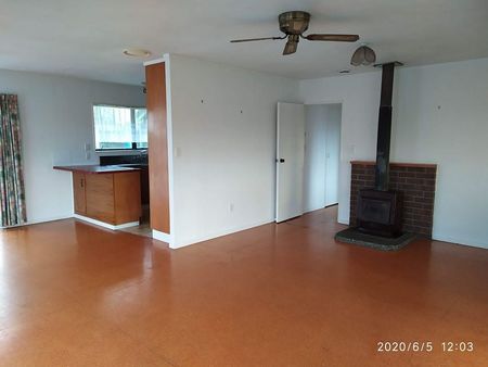 Charming 3BR Home with Garden & Balcony! - Photo 3