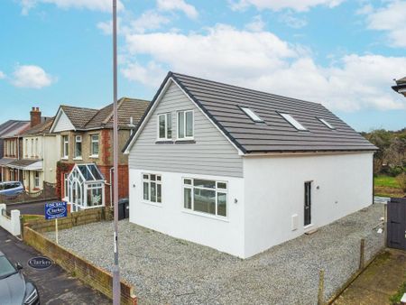 4 bedroom detached house to rent - Photo 4
