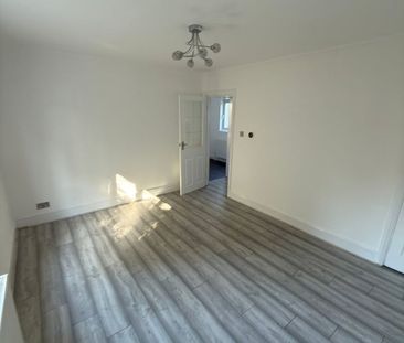 3 Bed Semi-Detached House, Finch Close, NW10 - Photo 6