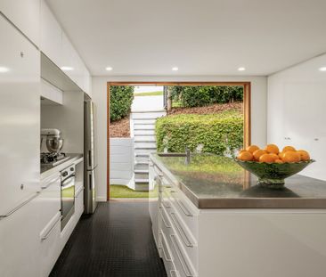 Sweet Treetop Hideaway Opposite Jubilee Park - Photo 2