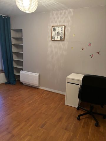 Location Appartement 3 pièces 48m² CHERBOURG-EN-COTENTIN 50100 - Photo 4